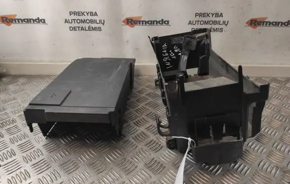 Opel Insignia A Battery box tray 13243606 13330946