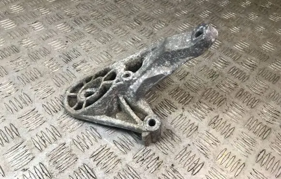 Mini One - Cooper Coupe R56 Gearbox mounting bracket 6872019