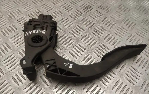 Audi A4 S4 B8 8K Accelerator throttle pedal 8K1723523