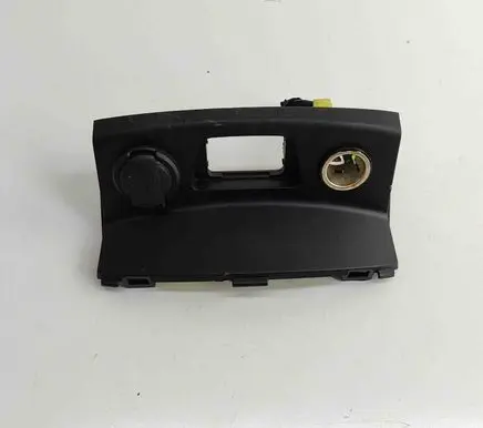 Hyundai i30 Cigarette lighter K0HGD69202