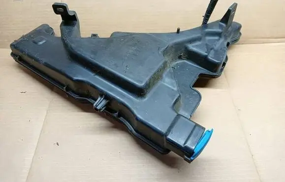 Volkswagen PASSAT B8 Windshield washer fluid reservoir/tank 8W0955451L
