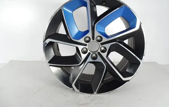 Lynk u0026 co 01 Original wheel cap 8890173164 8889658786