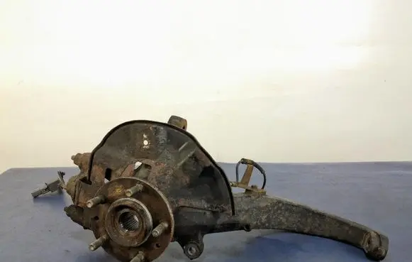 Mazda 6 Front wheel hub spindle knuckle 