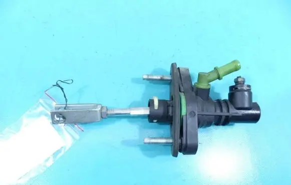 Toyota Avensis T270 Clutch slave cylinder 31420-02051-A IMPRK1264830