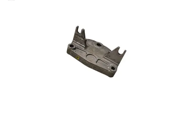 Fiat 500L Engine mounting bracket B813