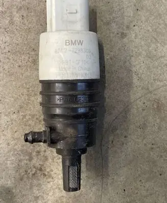 BMW 5 G30 G31 Windscreen/windshield washer pump 7298309 90219M19021