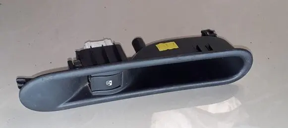 Renault Espace - Grand espace IV Electric window control switch 8200327947 31144M