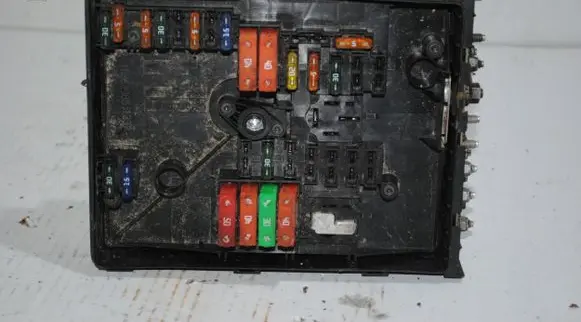 Volkswagen Touran I Fuse module 1K0937821D