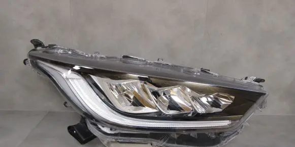Toyota Yaris XP210 Headlight/headlamp yarisIV