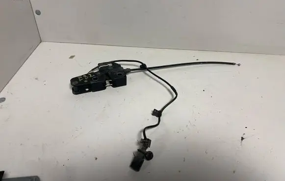 Seat Toledo III (5P) Engine bonnet/hood lock/catch 5P1823509A 01040520