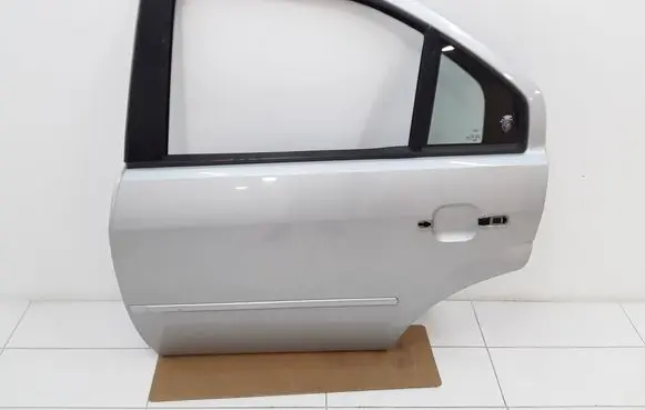 Ford Mondeo Mk III Rear door