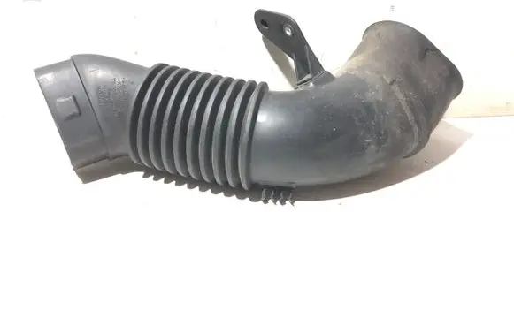 BMW 5 E60 E61 Air intake duct part 7790056