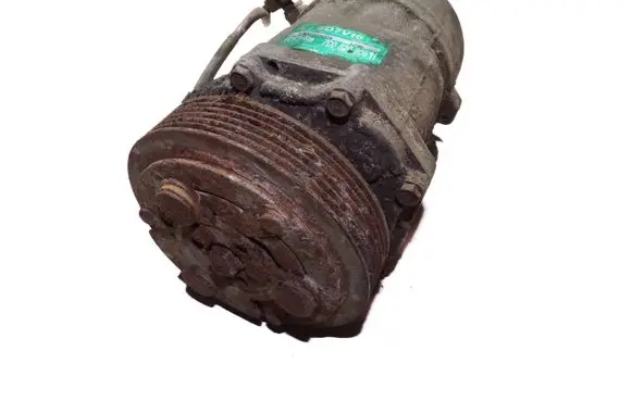 Volkswagen Multivan T4 Air conditioning (A/C) compressor (pump) 7D0820805H