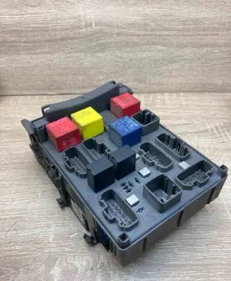 Renault Espace - Grand espace IV Fuse module 8200004201E 8200141151