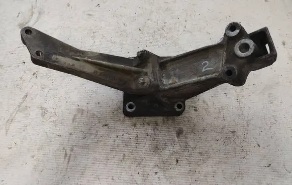 Mercedes-Benz Sprinter W901 W902 W903 W904 Engine mounting bracket A6110980829 A6112230404