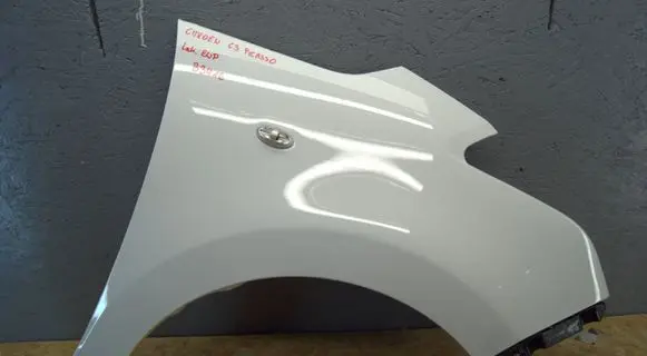 Citroen C3 Picasso Fender
