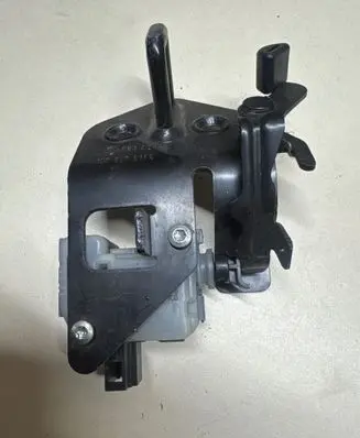 Skoda Octavia Mk2 (1Z) Tailgate/trunk/boot lock/catch/latch 1Z0827511C BN3CZ