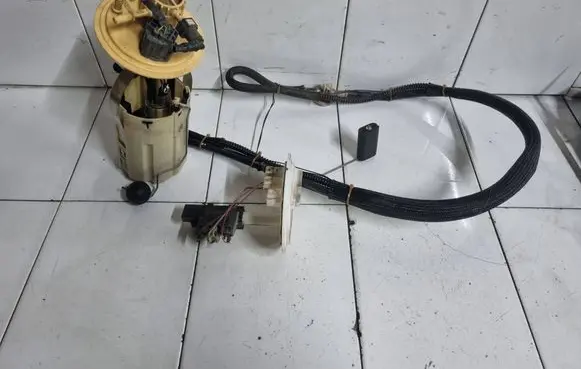Volvo S80 In-tank fuel pump 0580313115 8629789