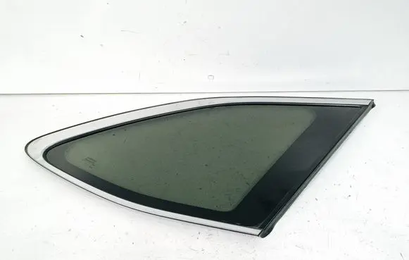 Subaru Outback (BS) Rear side window