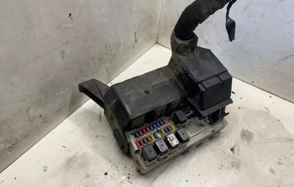 Nissan Murano Z50 Fuse module 13364C19