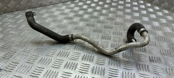 Mercedes-Benz C W205 Engine coolant pipe/hose