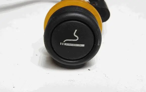 Citroen DS4 Cigarette lighter front 