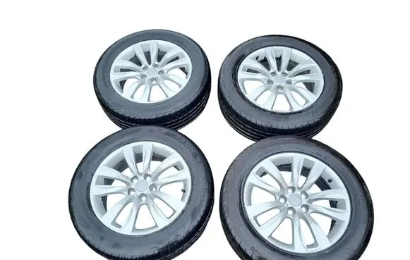 KIA Sorento R18 alloy rim 529101U380