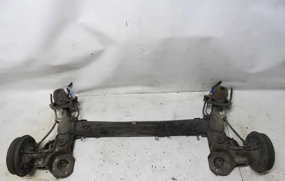 Peugeot 208 I Rear axle beam with reductor 