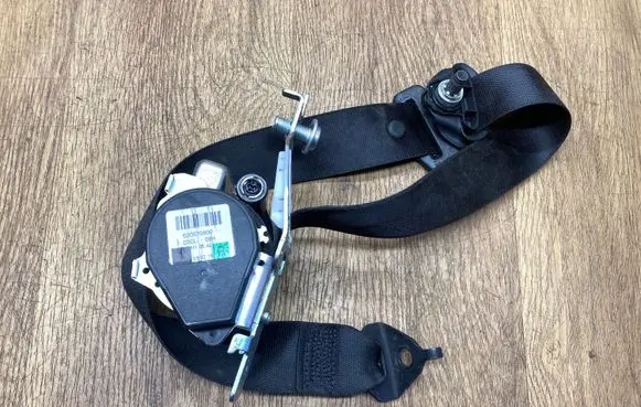 Mercedes-Benz GLE (W166 - C292) Front seatbelt 620570800 030L09H H10542