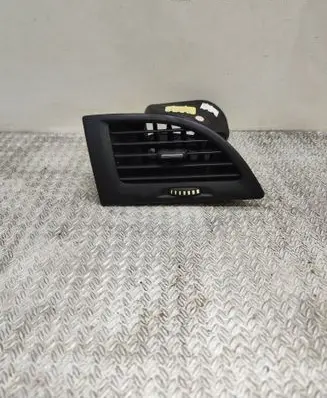 Renault Megane III Dashboard side air vent grill/cover trim 1843021