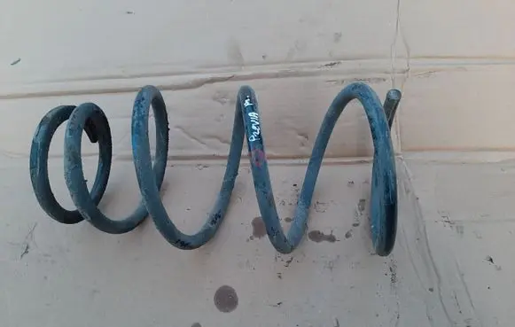 Toyota Previa (XR30, XR40) II Front coil spring