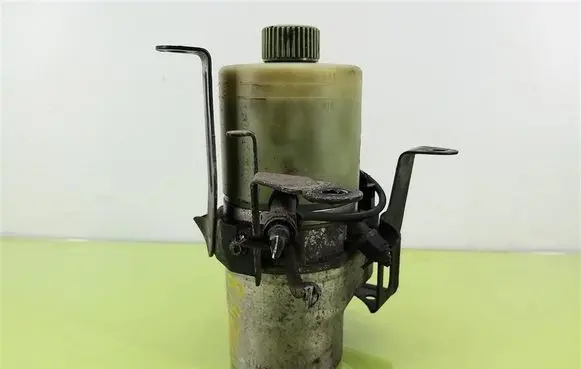Seat Cordoba (6L) Power steering pump 6Q1423051AN