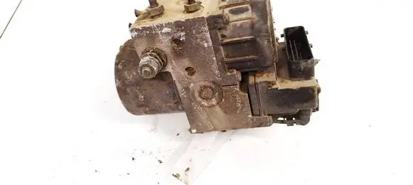 Volkswagen PASSAT B5 ABS Pump 8E0614111