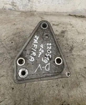 Opel Zafira B Engine mounting bracket