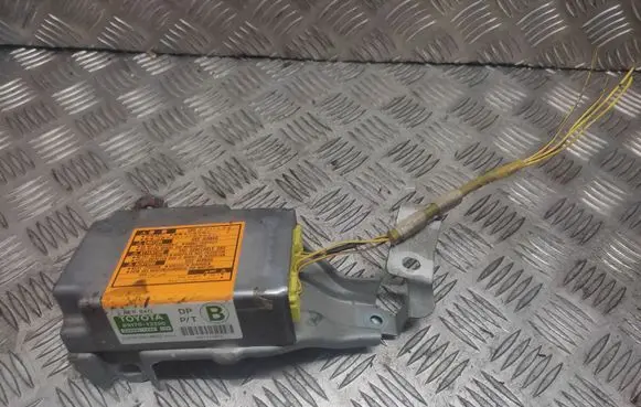 Toyota Corolla E110 Airbag control unit/module 8917012250