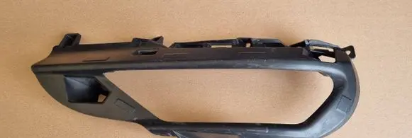 Volvo XC60 Fog light bracket 31449131