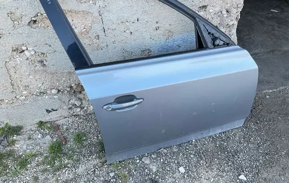 BMW X3 E83 Front door