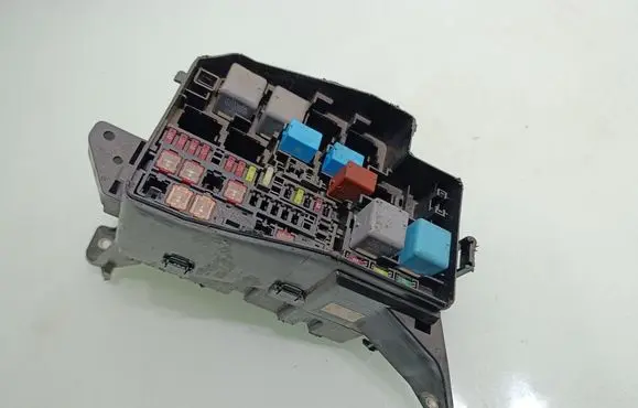 Toyota RAV 4 (XA30) Fuse box set