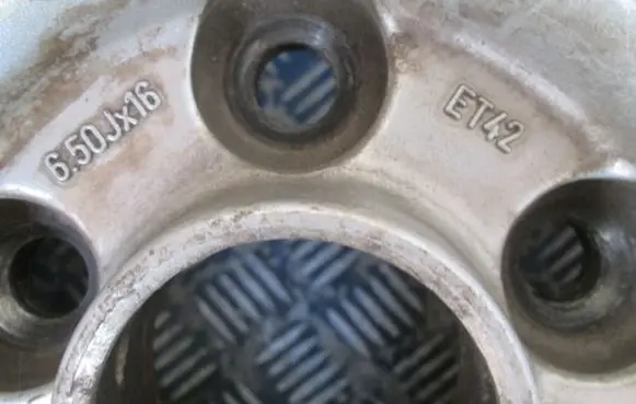 Volkswagen New Beetle R18 alloy rim 