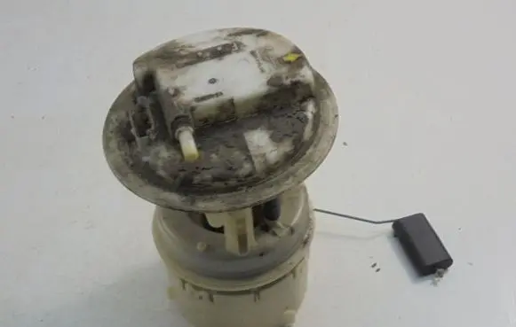 Peugeot 206 CC In-tank fuel pump 9642124080