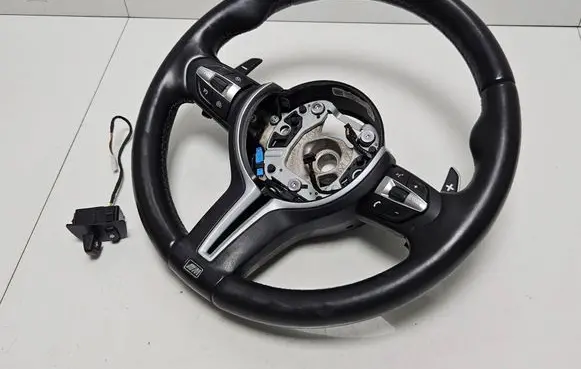 BMW M6 Steering wheel 7846668 12B2861P0157 W0060023354