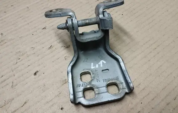 Chrysler Pacifica Front door upper hinge