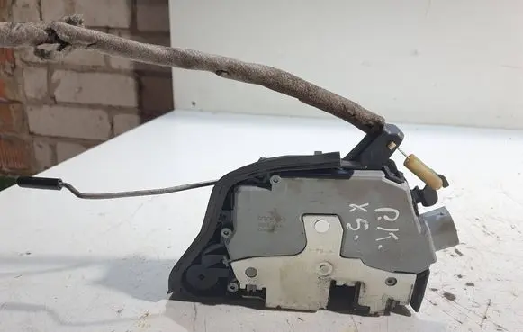BMW X5 E53 Front door lock 623618 6202D12