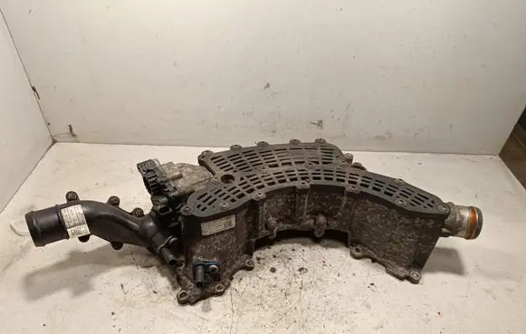 Audi SQ7 Thermostat housing 057121111P