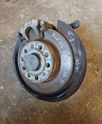 Rear wheel hub