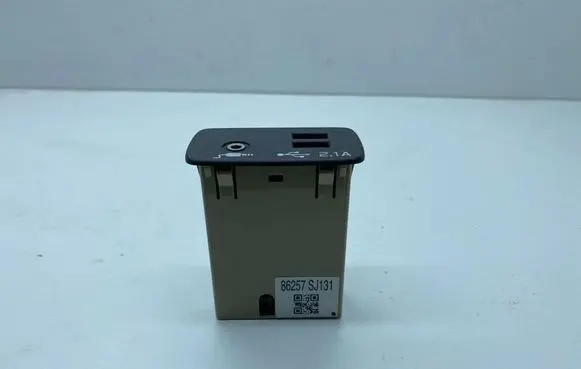Subaru Forester SK USB socket connector 86257SJ131