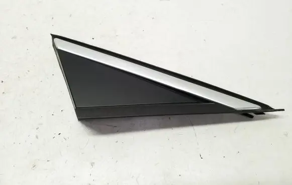 Opel Astra K Fender end trim 39041996 482722431