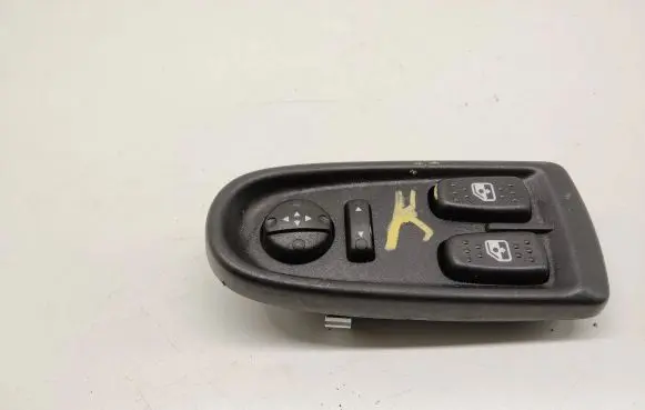 Iveco Daily 4th gen Electric window control switch 5801304491