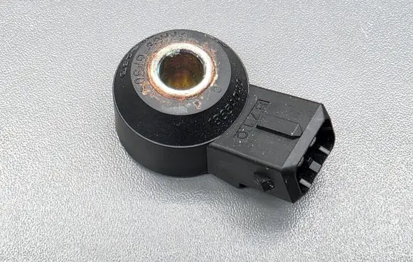 Peugeot 4007 Detonation knock sensor 1865A040 KNE23B