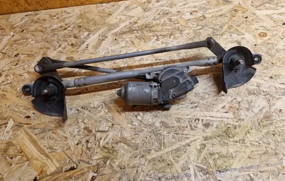 Mitsubishi Outlander Front wiper linkage and motor 1593003471